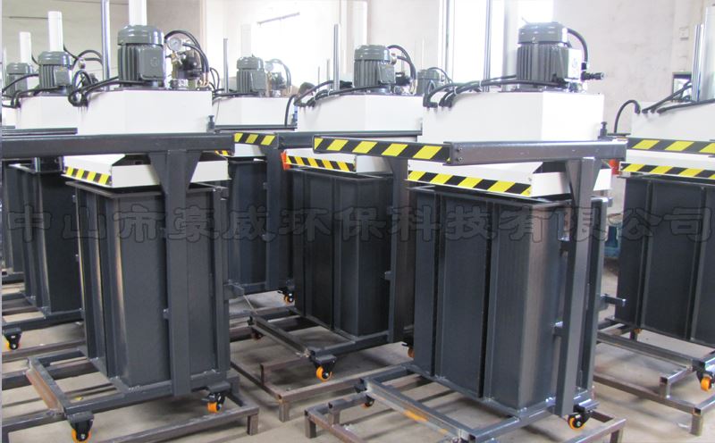 船用垃圾壓縮打包機生產(chǎn)車間